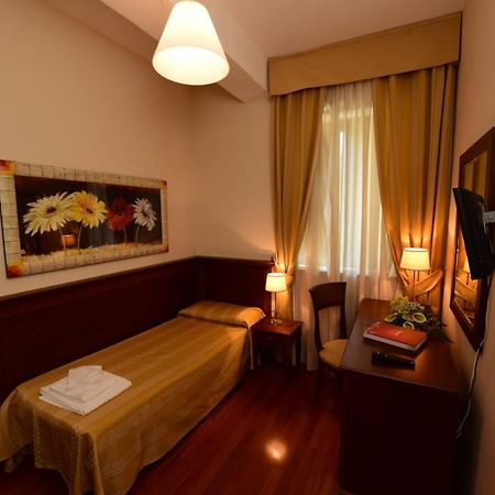 Albergo La Locanda Degli Apolidi Атена-Лукана Экстерьер фото
