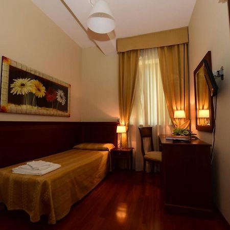 Albergo La Locanda Degli Apolidi Атена-Лукана Экстерьер фото