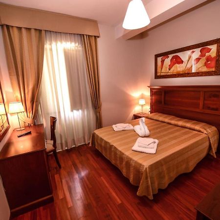 Albergo La Locanda Degli Apolidi Атена-Лукана Экстерьер фото