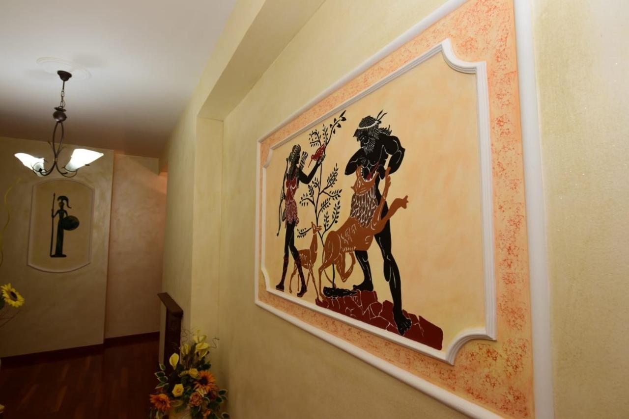 Albergo La Locanda Degli Apolidi Атена-Лукана Экстерьер фото
