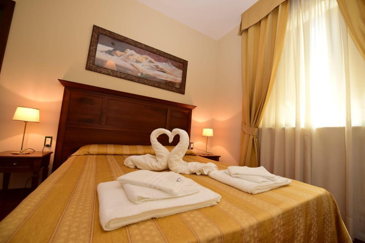 Albergo La Locanda Degli Apolidi Атена-Лукана Экстерьер фото